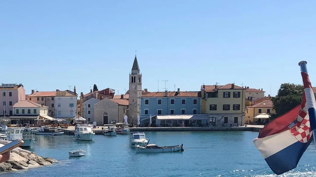 Istrian Stone House: Seaside Retreat in Fazana with COVID-Safe Filtration Apartment