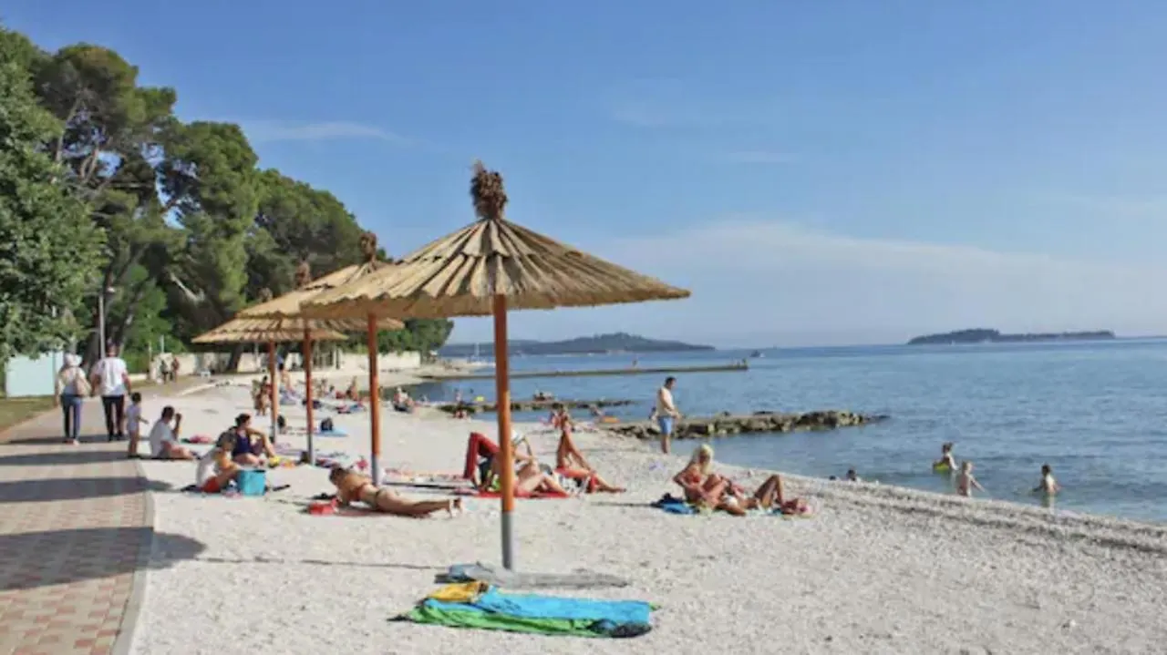 Istrian Stone House: Seaside Retreat in Fazana with COVID-Safe Filtration Apartment